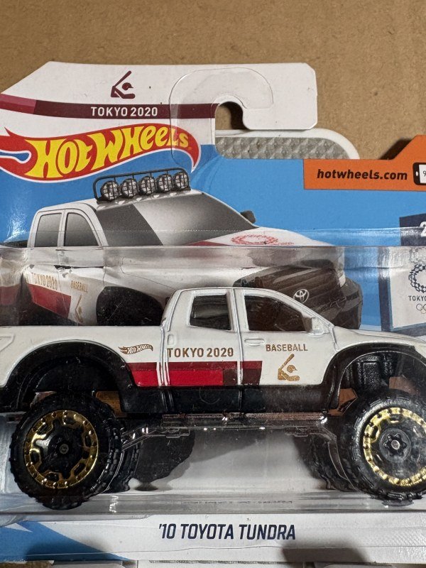 Hot Wheels '10 Toyota Tundra